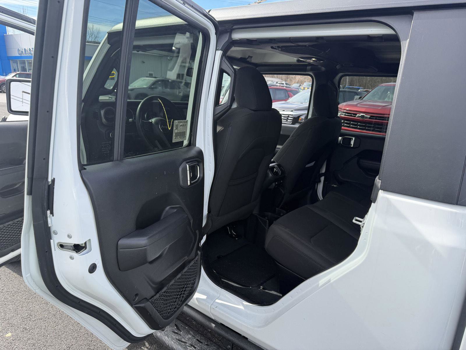 Used 2023 Jeep Gladiator Sport image 12