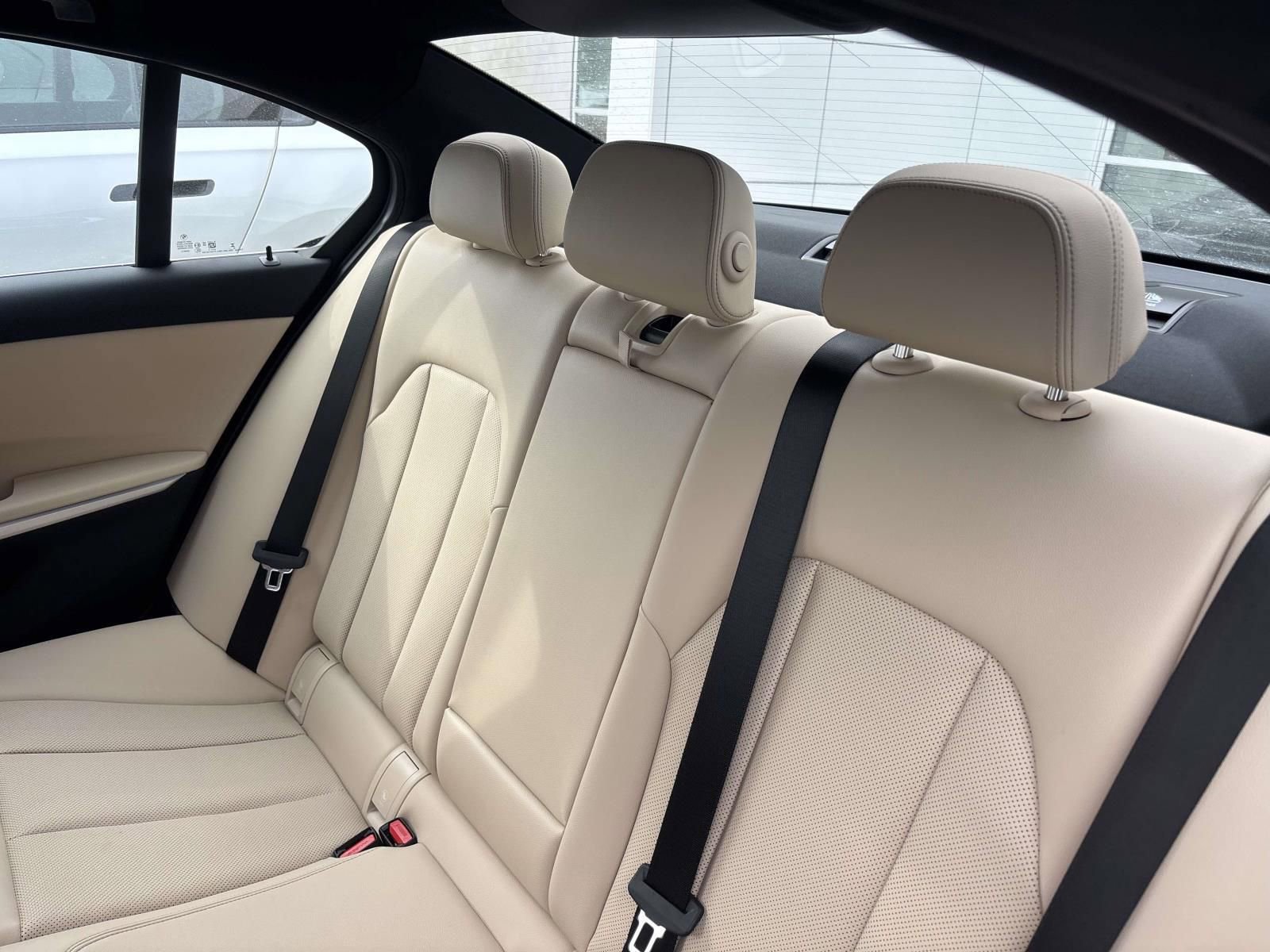 New 2026 BMW 330i xDrive Sedan w/ Premium Package AWD/4WD image 26