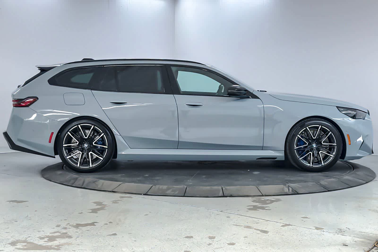 Used 2026 BMW M5 Touring AWD/4WD image 8