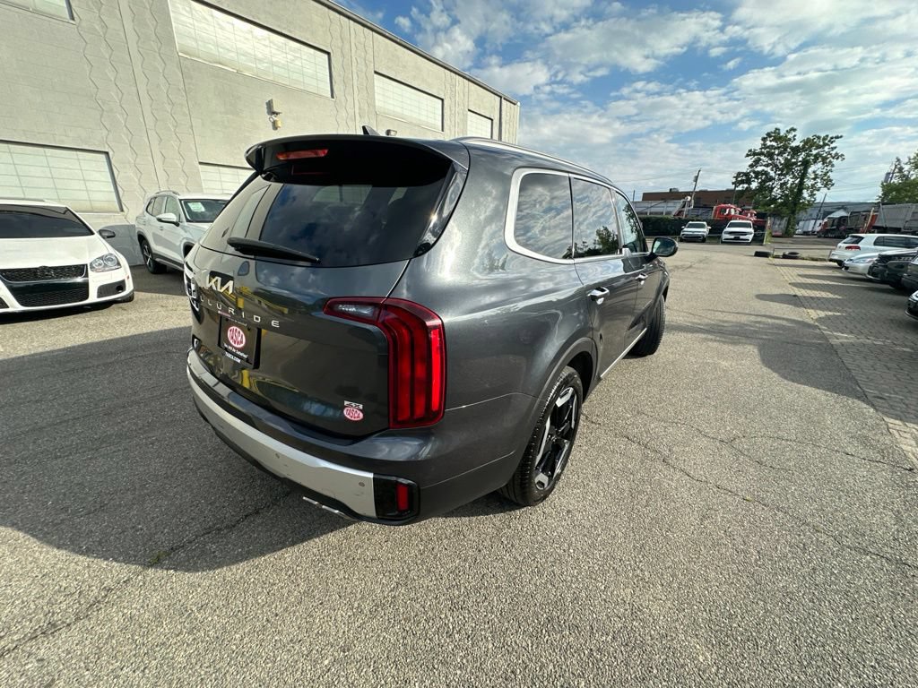 Used 2024 Kia Telluride S w/ S Sunroof Package AWD/4WD image 3