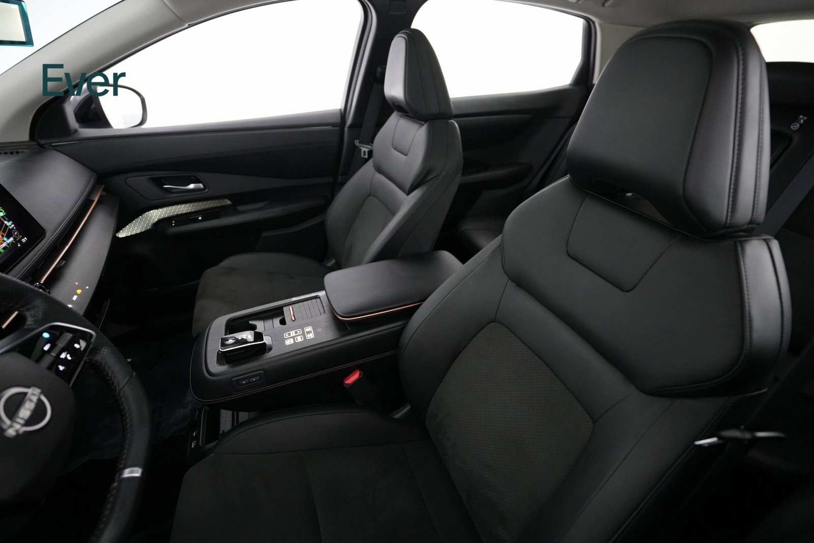 Used 2023 Nissan Ariya FWD image 7