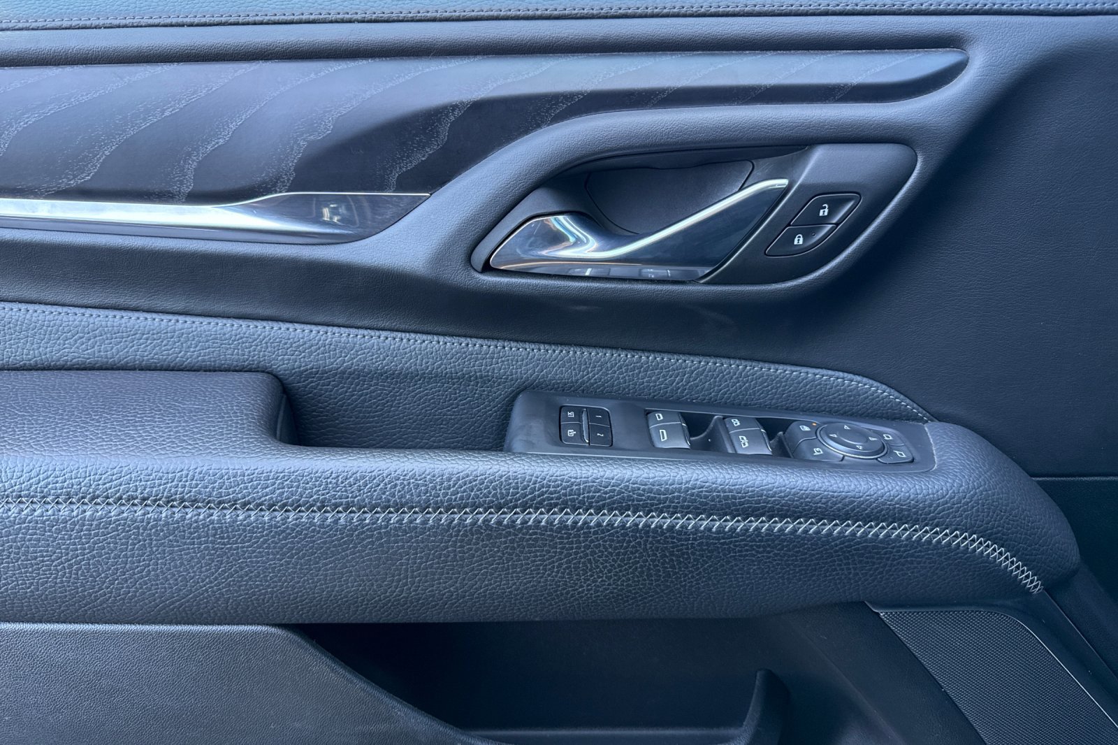 Used 2023 GMC Yukon Denali image 12