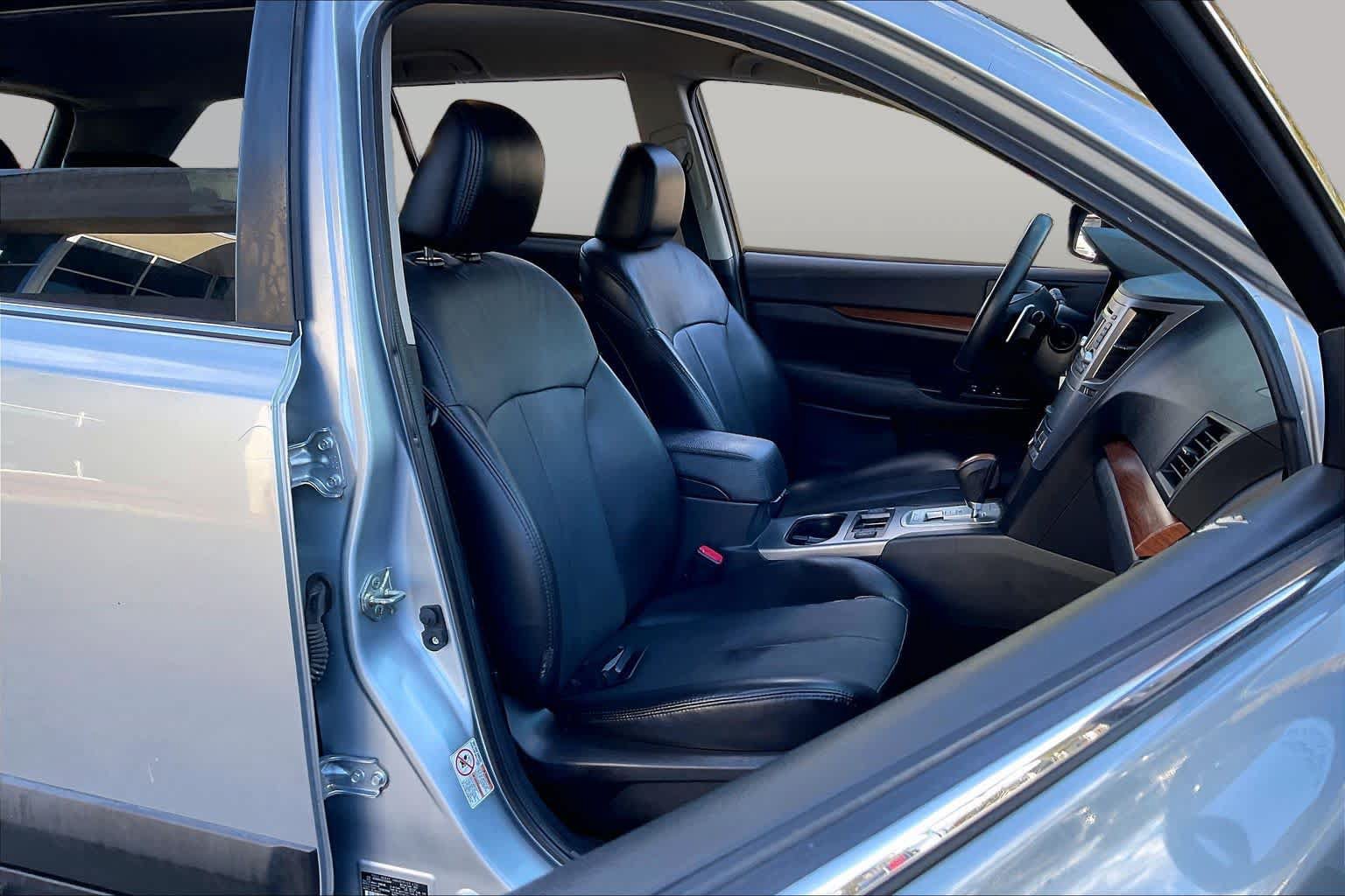 Used 2014 Subaru Outback 2.5i Limited AWD/4WD image 8