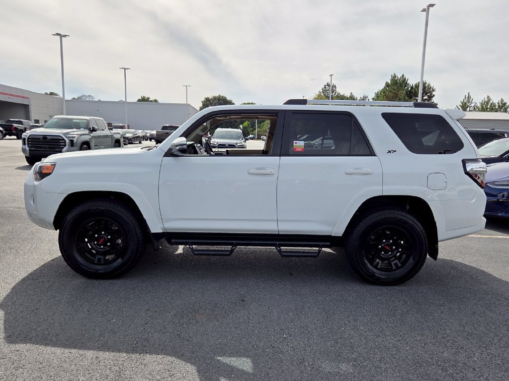 Used 2024 Toyota 4Runner SR5 Premium w/ Moonroof Package AWD/4WD image 4