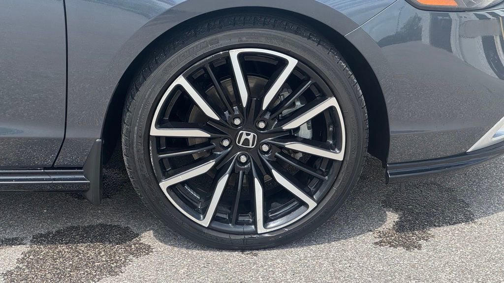Used 2023 Honda Accord Touring image 3