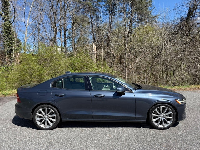 Used 2020 Volvo S60 T5 Momentum image 5