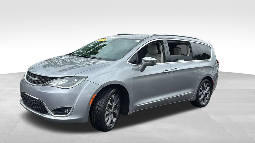 Used 2017 Chrysler Pacifica Limited FWD video 3