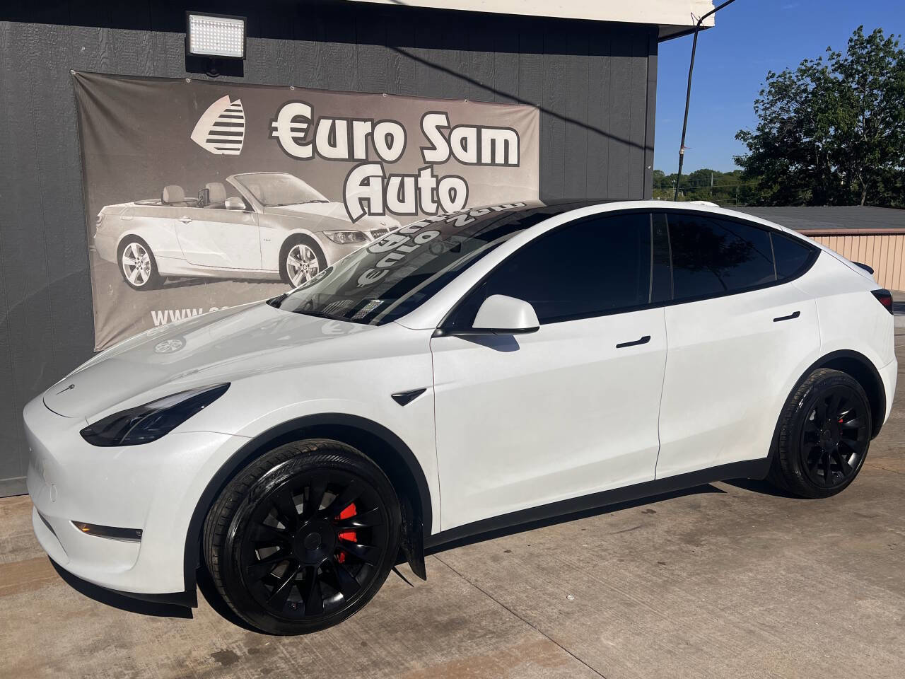 Used 2023 Tesla Model Y Long Range AWD/4WD image 3