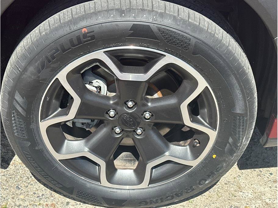 Used 2014 Subaru Crosstrek 2.0i Limited w/ Popular Package #2 image 9