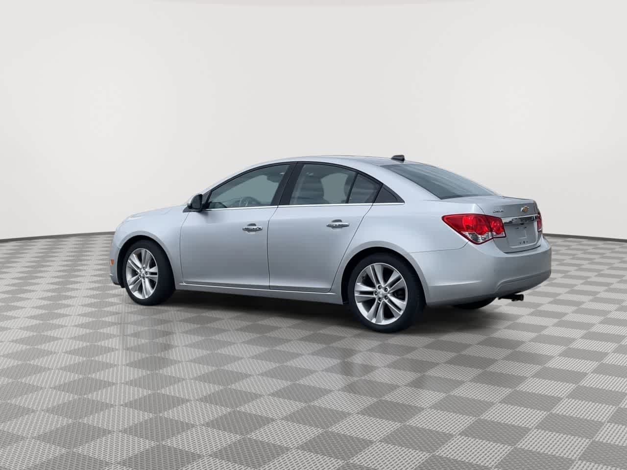 Used 2014 Chevrolet Cruze LTZ w/ Enhanced Safety Package FWD image 6