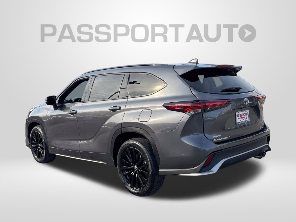Certified 2025 Toyota Highlander XSE AWD/4WD image 3