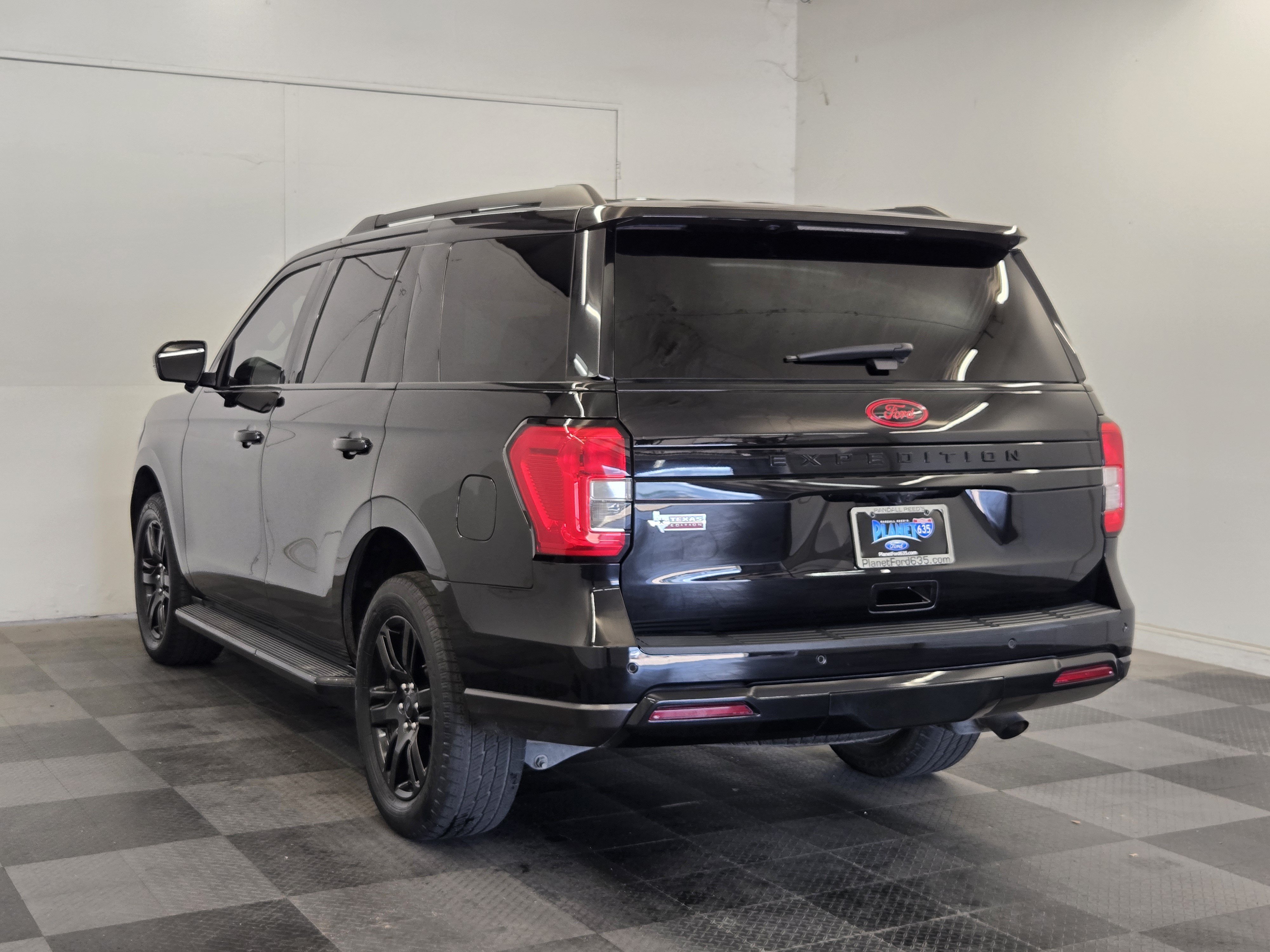 Certified 2023 Ford Expedition XLT AWD/4WD image 5