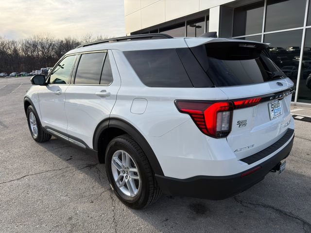 Used 2025 Ford Explorer Active image 5