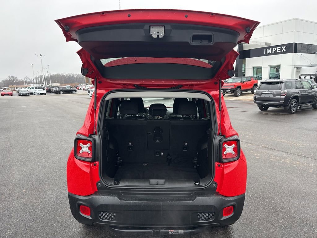 Used 2022 Jeep Renegade Latitude w/ Convenience Group image 27