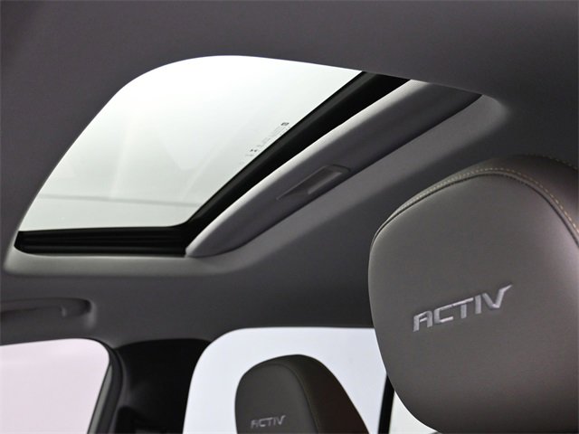 Used 2025 Chevrolet Trax ACTIV w/ Sunroof Package image 22