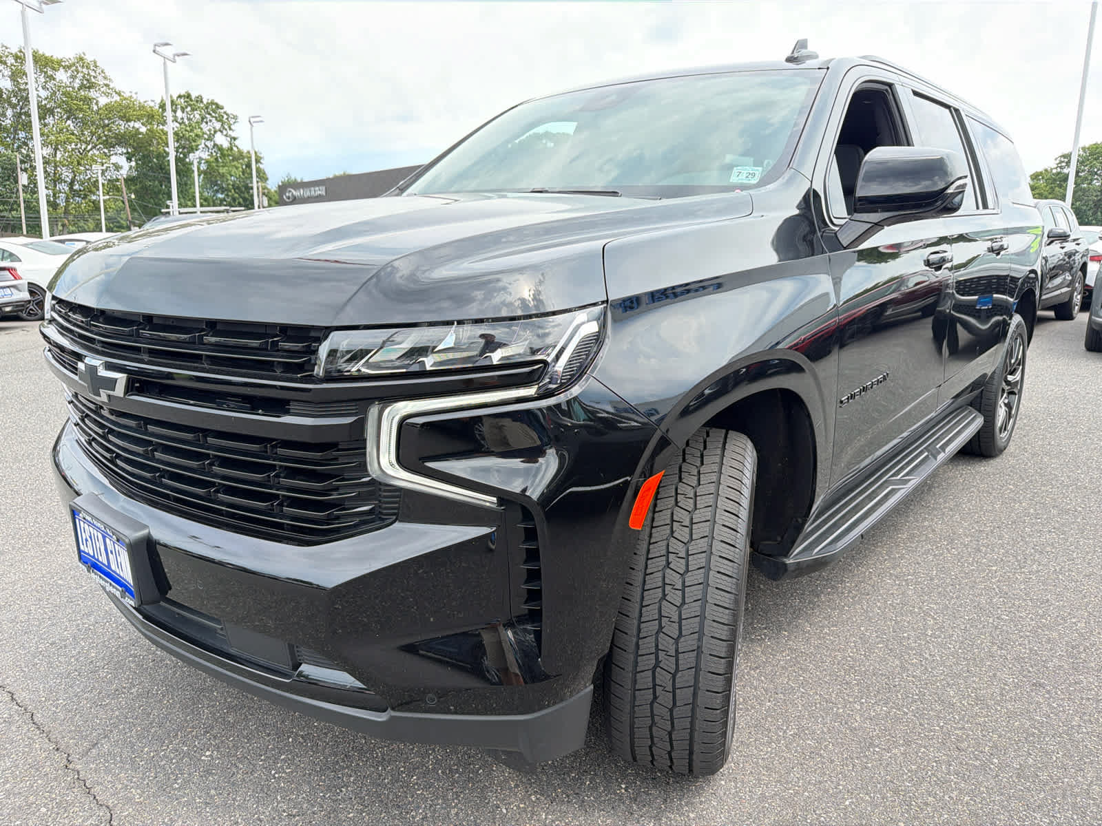 Certified 2024 Chevrolet Suburban RST w/ Luxury Package AWD/4WD image 6