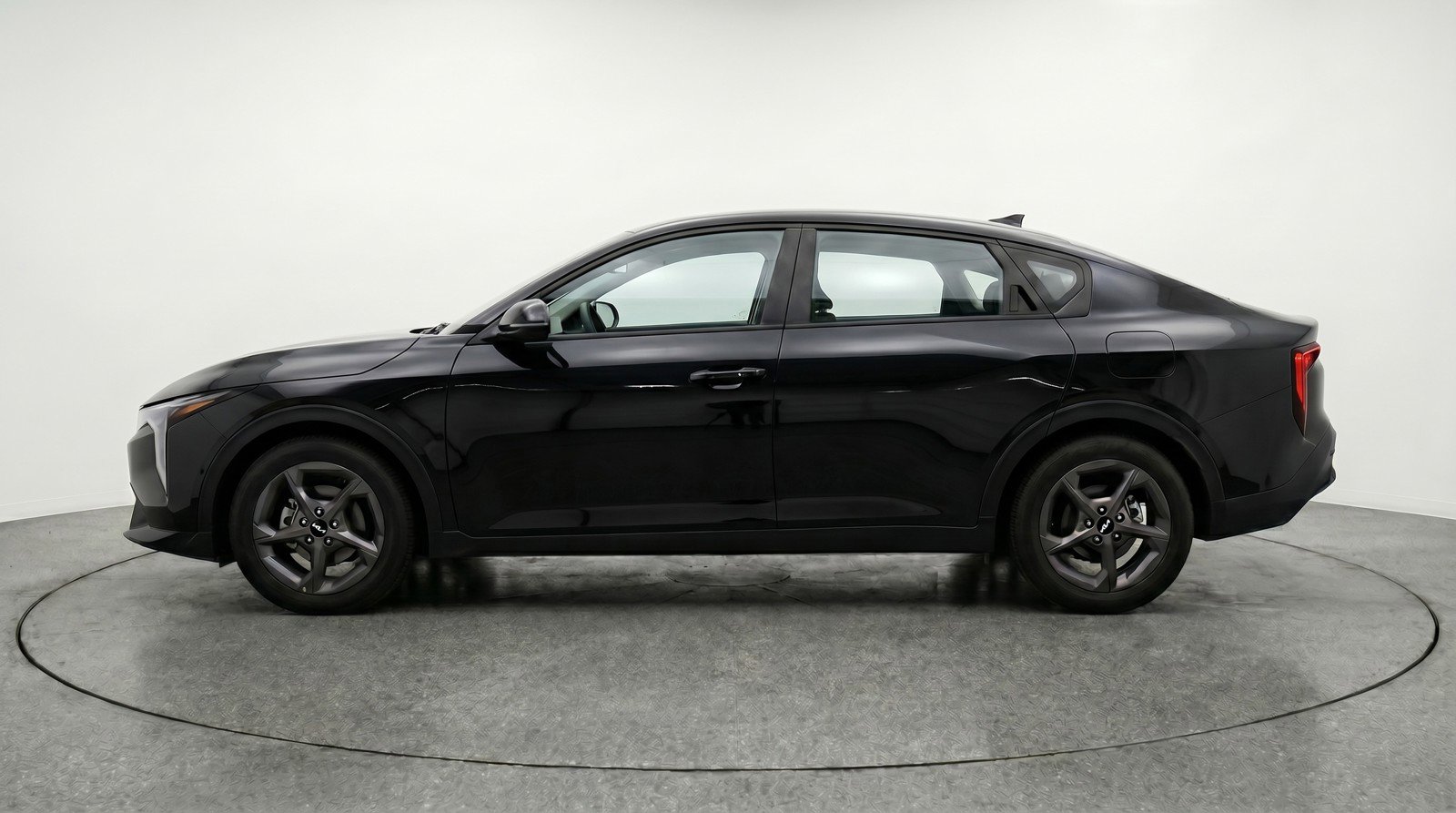 Used 2025 Kia K4 LXS FWD image 5