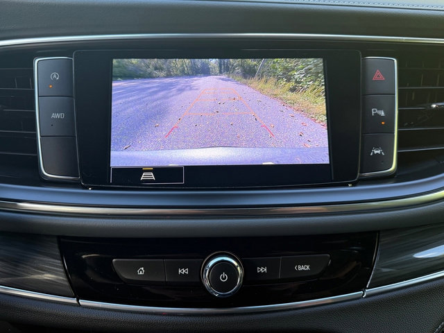 Used 2024 Buick Enclave Essence image 29
