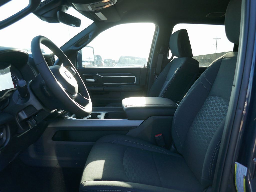 New 2026 RAM 2500 Big Horn AWD/4WD image 13