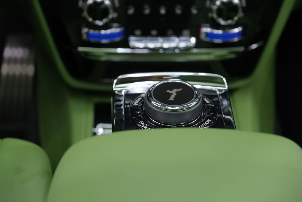 Used 2023 Rolls-Royce Phantom Sedan w/ The Phantom Package RWD image 90