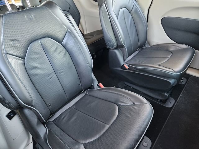 Certified 2020 Chrysler Pacifica Limited w/ Advanced Safetytec Group FWD image 30