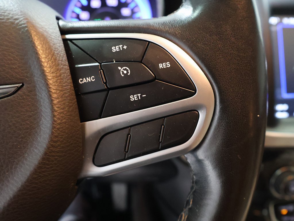 Used 2018 Chrysler 300 Limited image 37