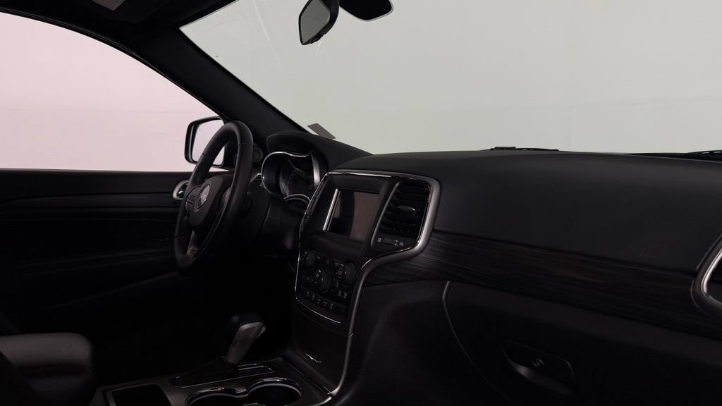 Used 2021 Jeep Grand Cherokee Laredo AWD/4WD image 32