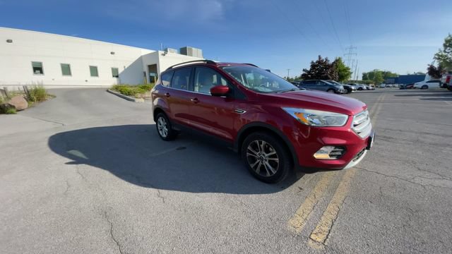 Used 2018 Ford Escape SE w/ SE Sync 3 Package AWD/4WD image 2