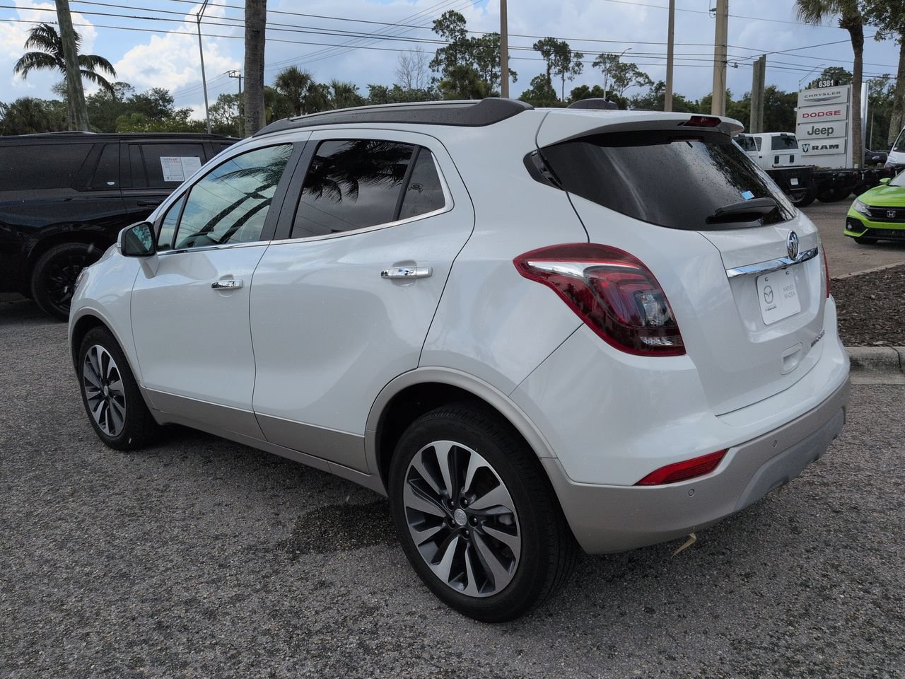 Used 2019 Buick Encore Essence w/ Safety Package II FWD image 7