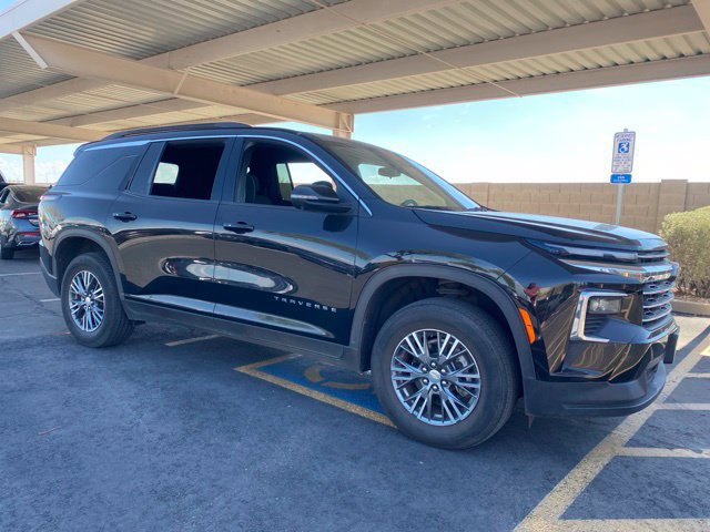 Used 2024 Chevrolet Traverse LT FWD image 4