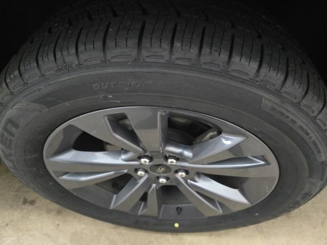 Used 2023 Ford Explorer XLT w/ Equipment Group 202A image 13