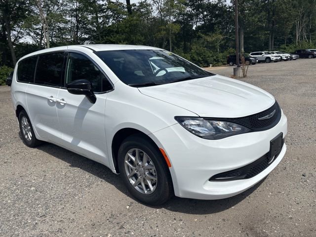 New 2026 Chrysler Voyager LX image 3
