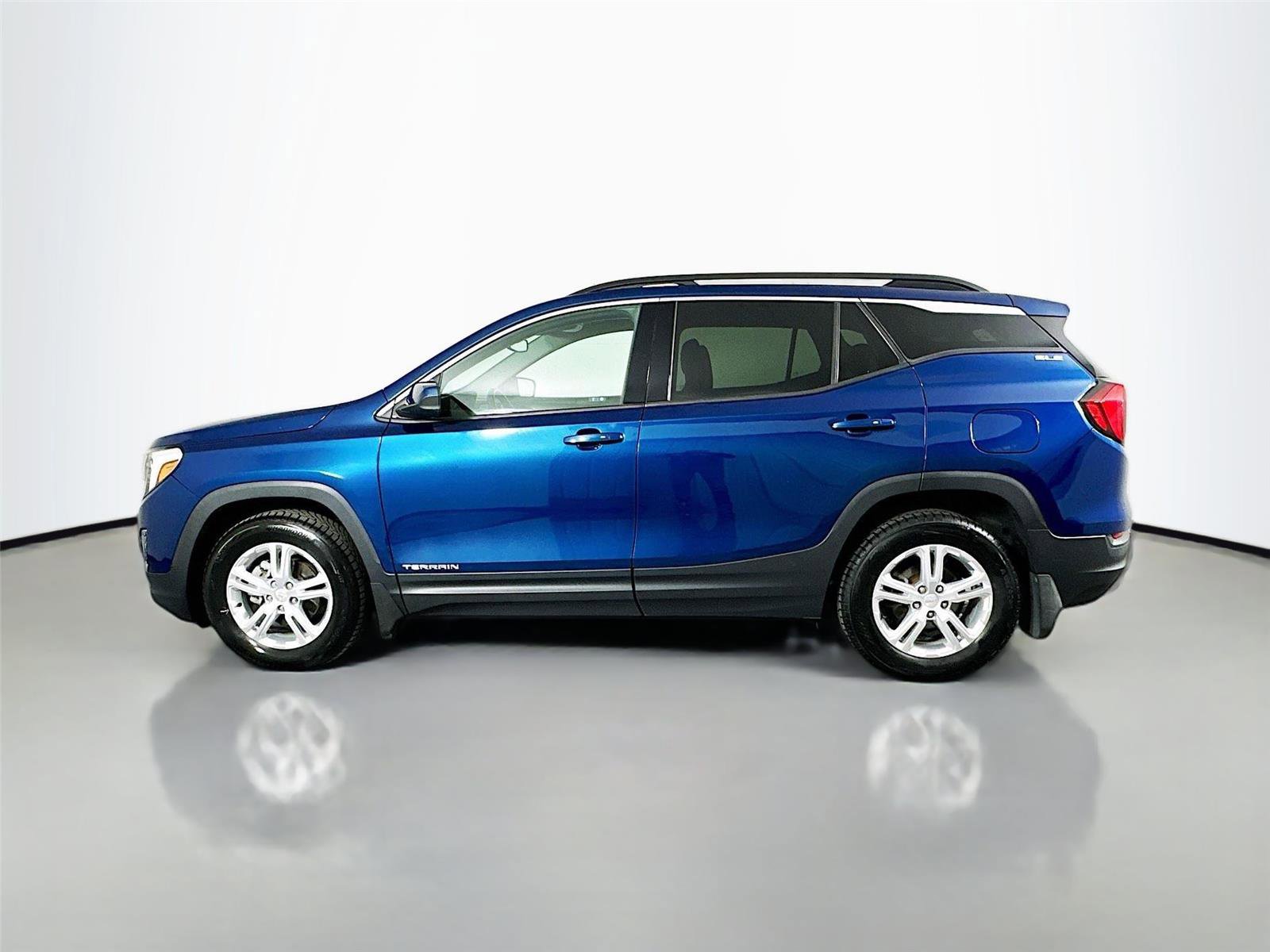 Used 2019 GMC Terrain SLE w/ Driver Convenience Package image 8