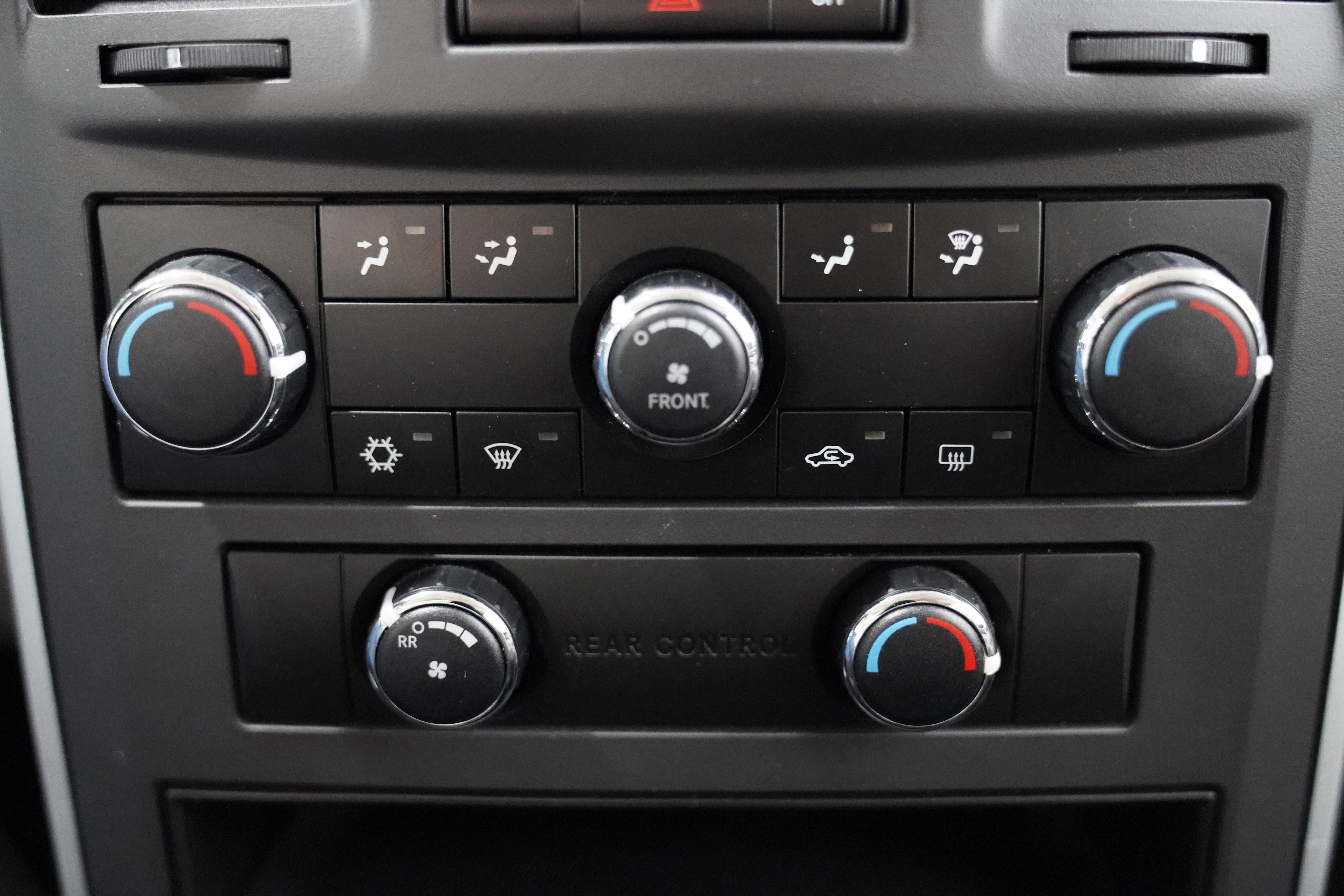 Used 2010 Dodge Grand Caravan SXT FWD image 22