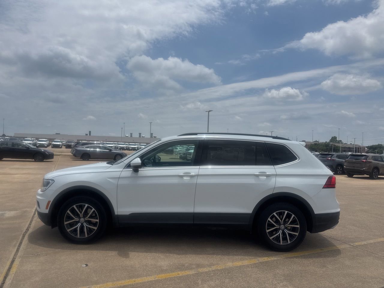 Used 2019 Volkswagen Tiguan SE FWD image 13