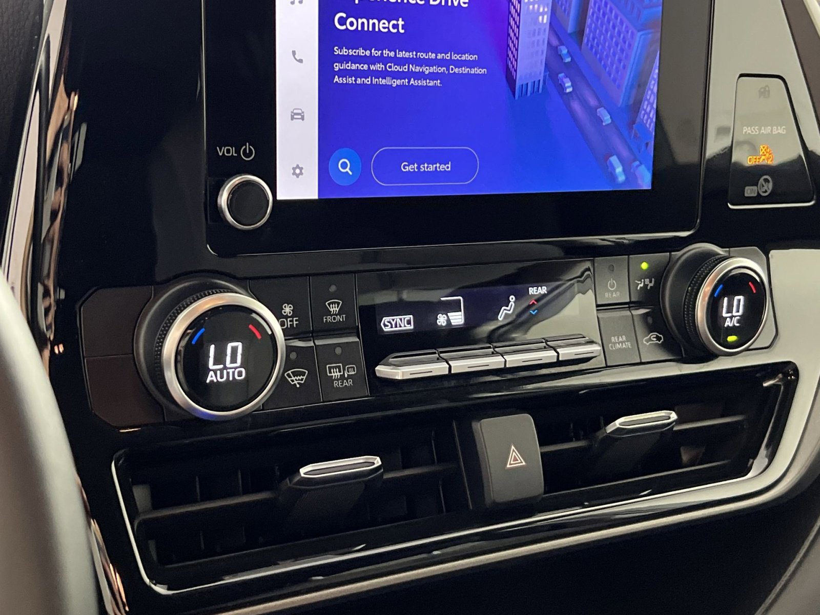 Used 2024 Toyota Highlander LE image 21