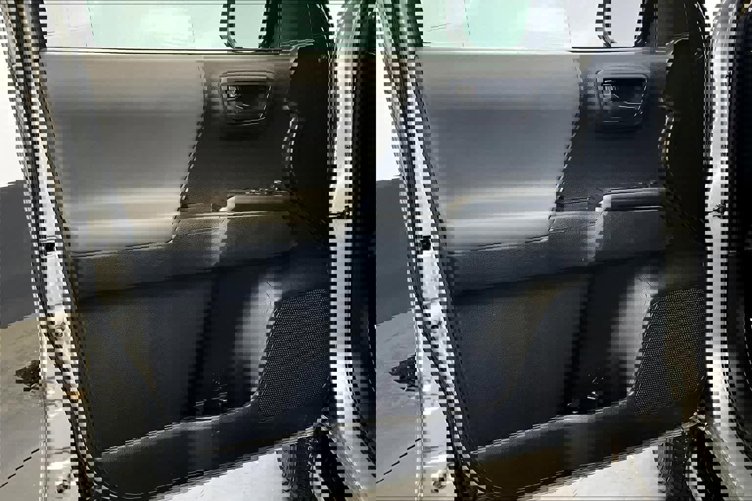 Used 2019 Toyota Tacoma SR image 18