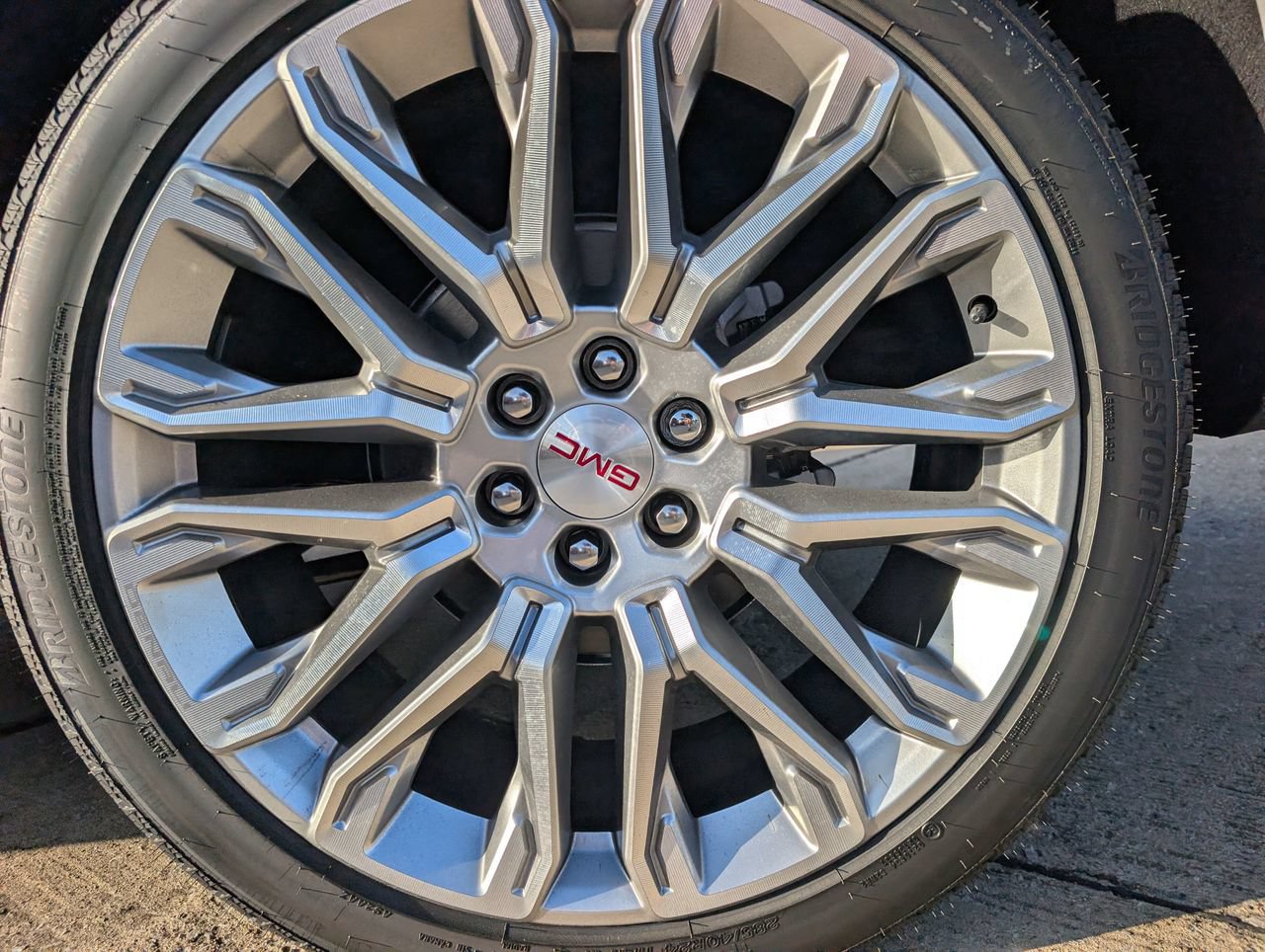 New 2026 GMC Yukon Denali w/ Denali Reserve Package AWD/4WD image 5