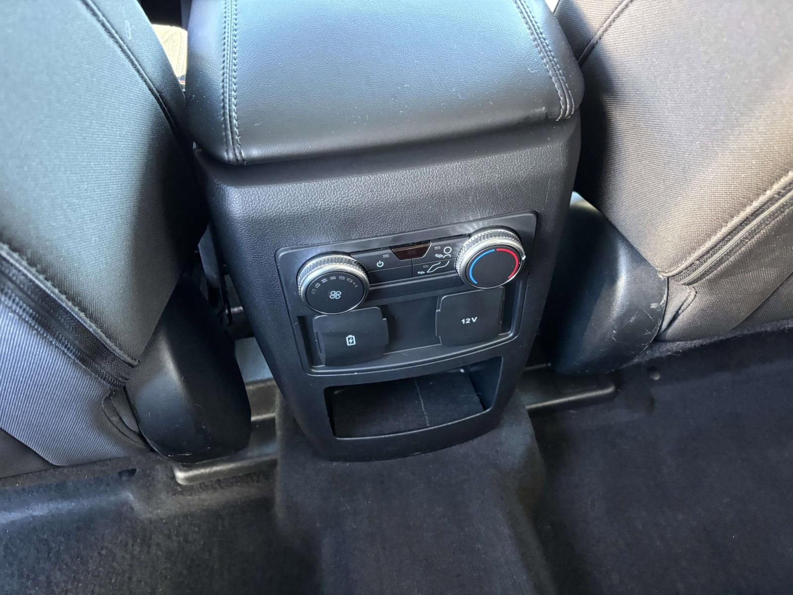 Used 2021 Ford Explorer XLT image 33