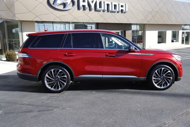 Used 2020 Lincoln Aviator Reserve w/ Equipment Group 202A AWD/4WD image 2