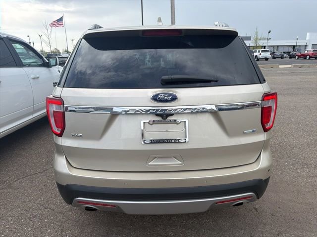 Used 2017 Ford Explorer XLT AWD/4WD image 8