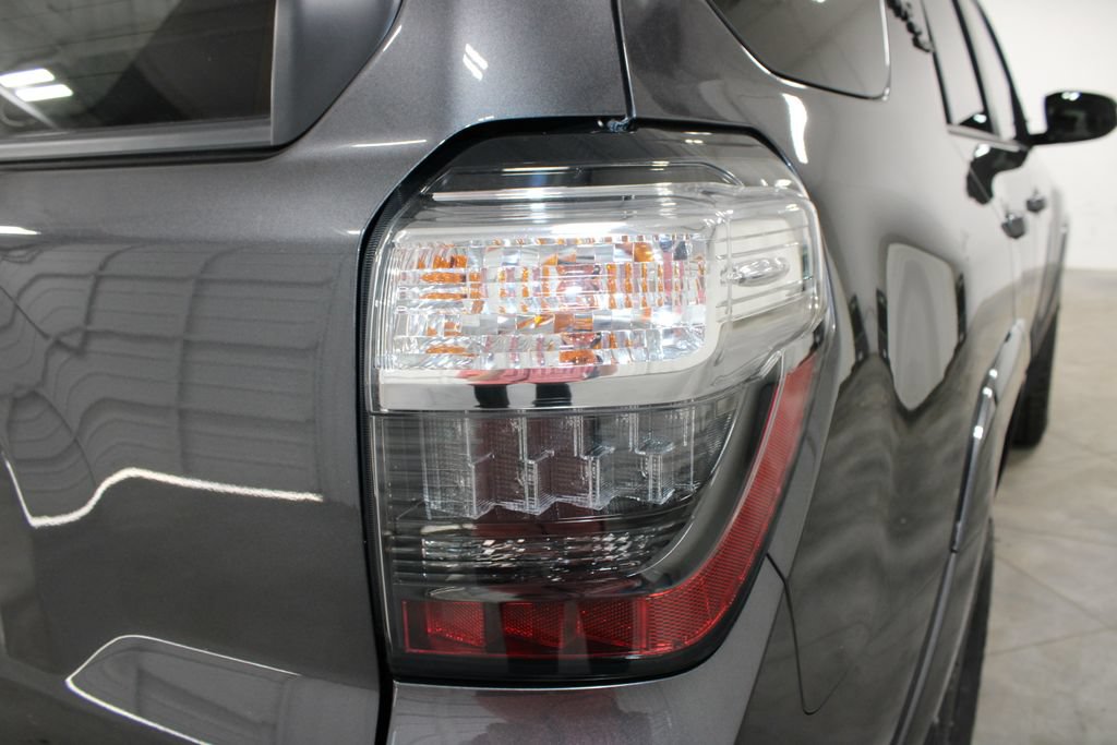 Used 2023 Toyota 4Runner TRD Off-Road Premium AWD/4WD image 27