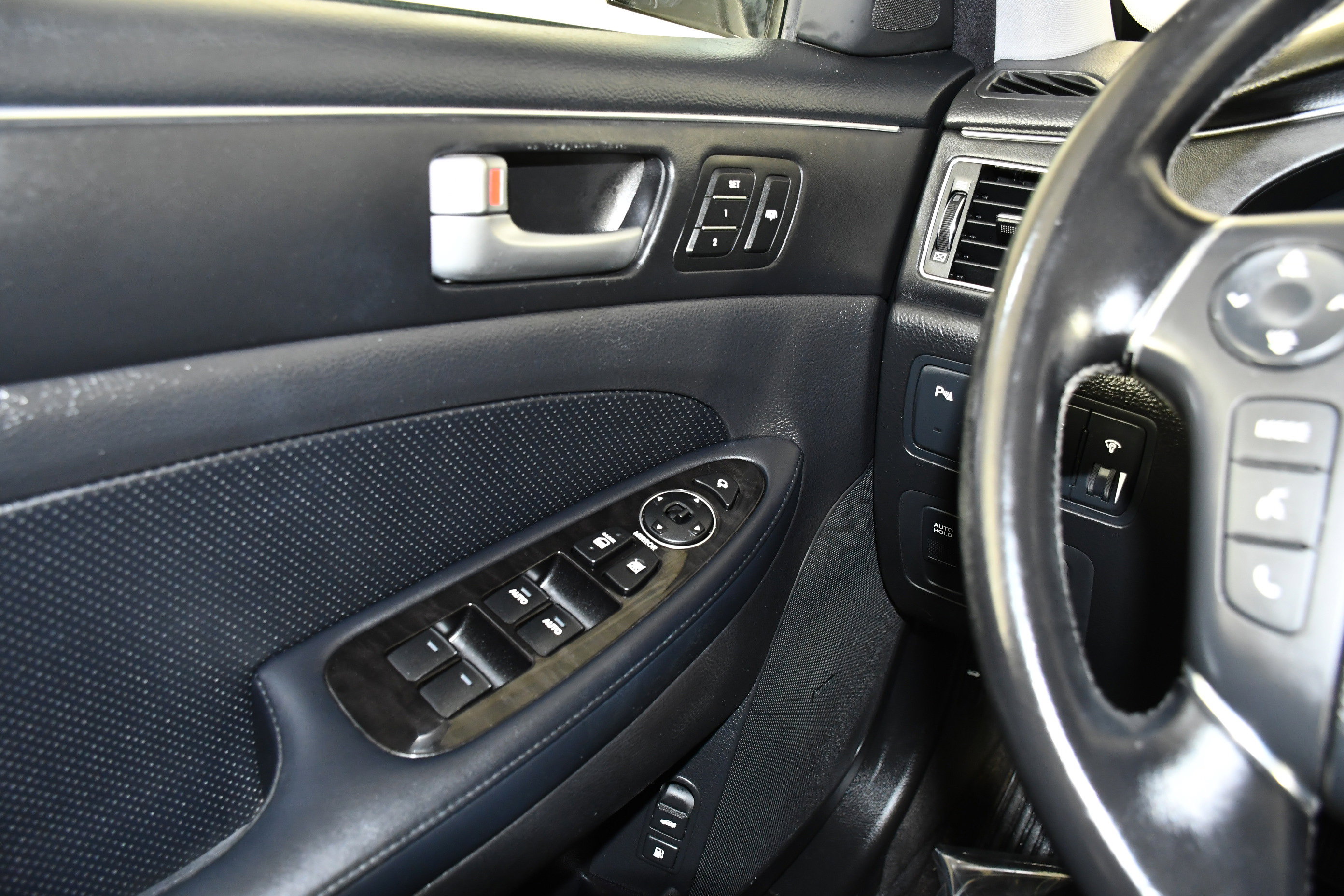 Used 2013 Hyundai Genesis 5.0 R-Spec RWD image 33