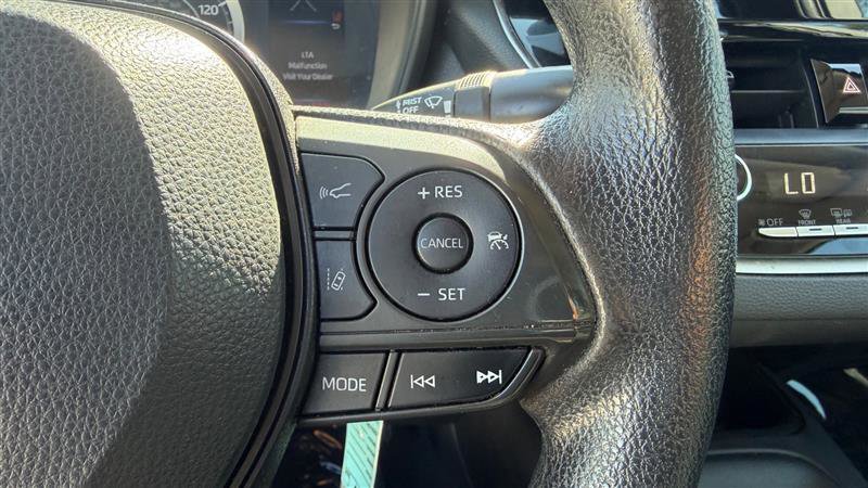 Used 2021 Toyota Corolla LE FWD image 24