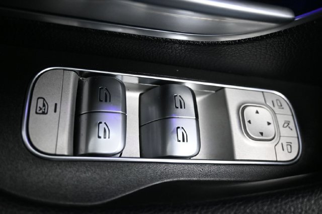 Used 2021 Mercedes-Benz GLE 350 w/ Premium Package image 24