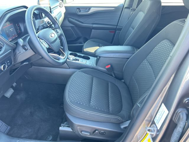 Used 2024 Ford Escape Active w/ Cold Weather Package FWD image 9