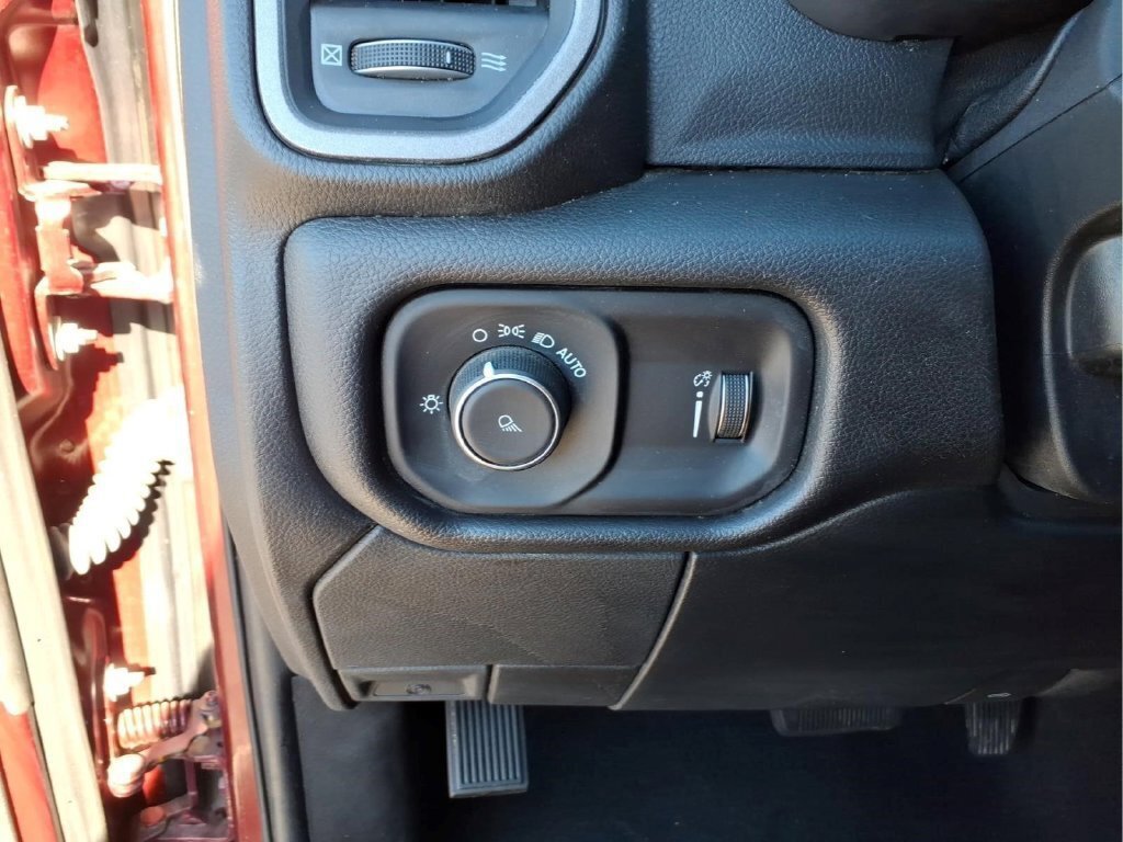 Used 2024 RAM 2500 Tradesman w/ Chrome Appearance Group AWD/4WD image 20