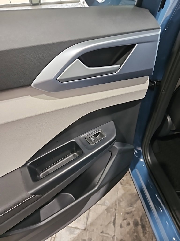 New 2026 Volkswagen Taos SE image 21