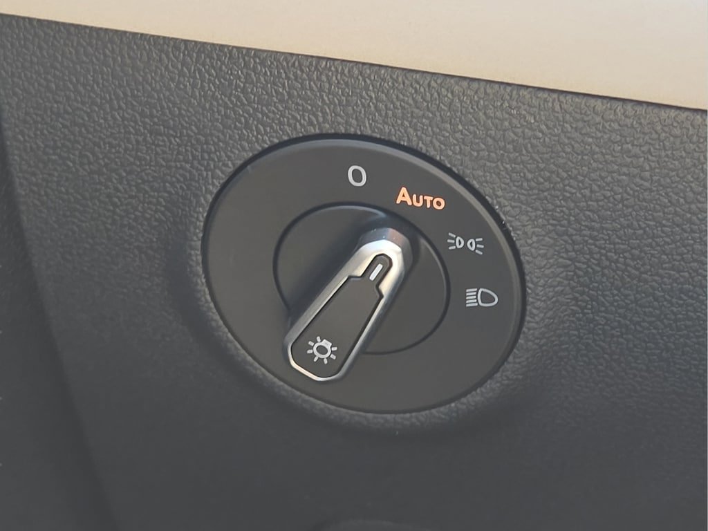 New 2026 Volkswagen Taos SE FWD image 21