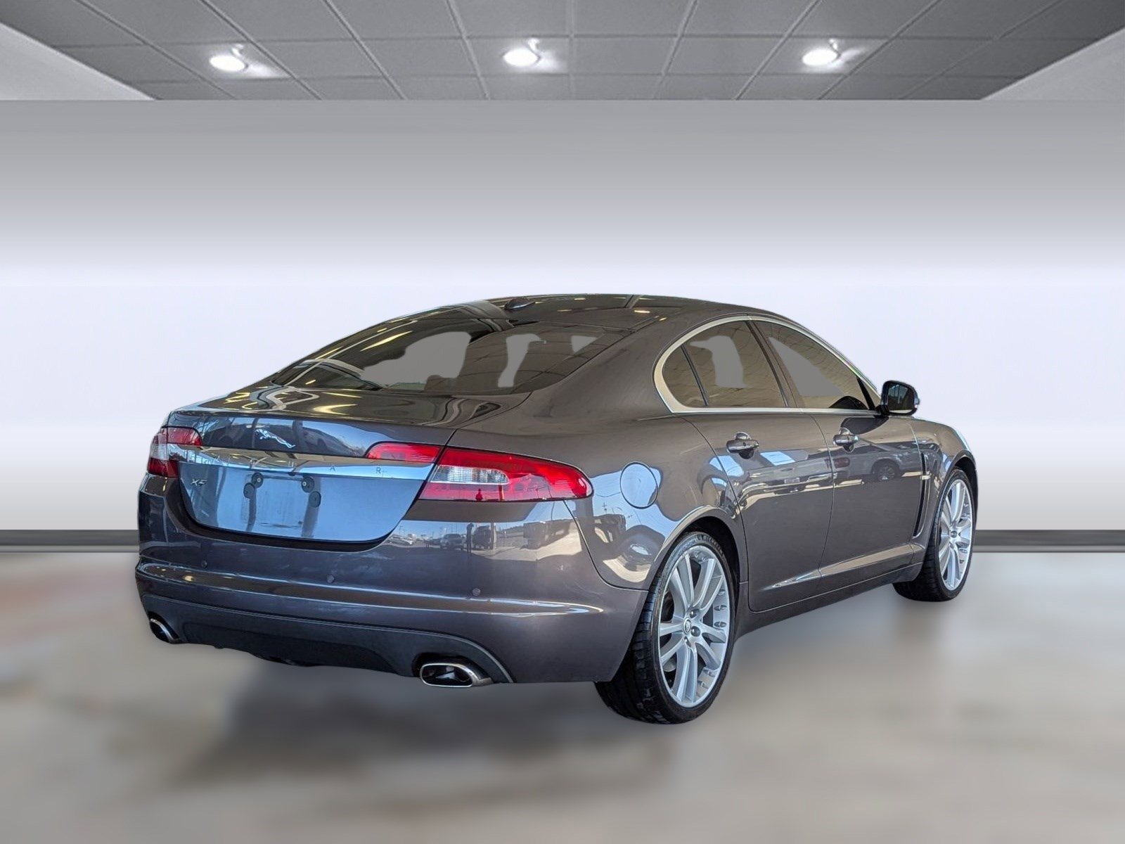 Used 2010 Jaguar XF Premium image 9